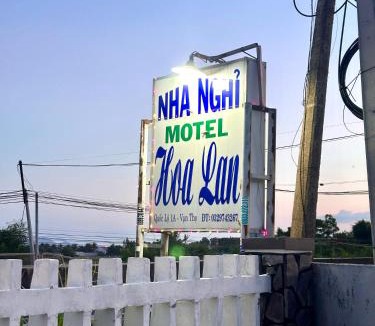 Van Ninh Hotel | Nhà Nghỉ Hoa Lan
