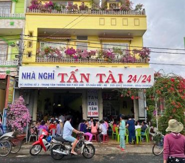 Chau Doc Bed & Breakfast | Nhà Nghỉ Tấn Tài - Gần Miếu Bà Chúa Xứ Núi Sam