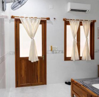 Quan Tom Apartment | Nhật Tiên Motel