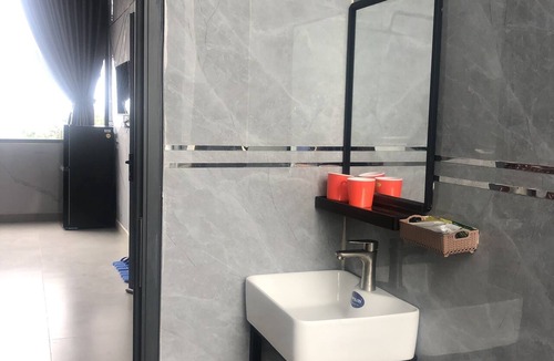 Dinh Quan Hostel | Nha Nghi A&EM
