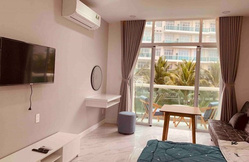 Phu Hai Beach Apartment | Nice apartment with sea view by the beach #V1