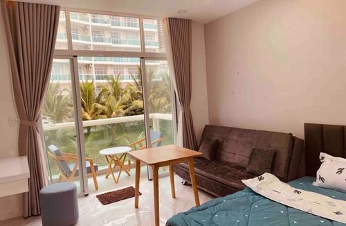 Phu Hai Beach Apartment | Nice apartment with sea view by the beach #V1