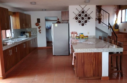 Almacen Villa | Nice vacation place to relax under the hot sun of zihuatanejo