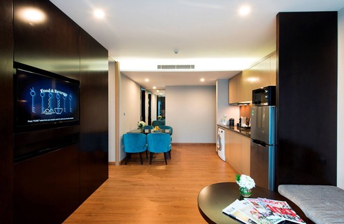 Dich Vong Hau Hotel | Novotel Suites Hanoi