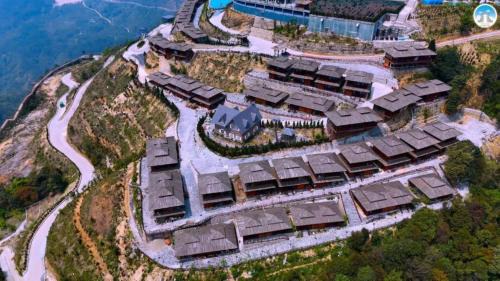 Tam Duong Hotel | O Quy Ho Bungalow