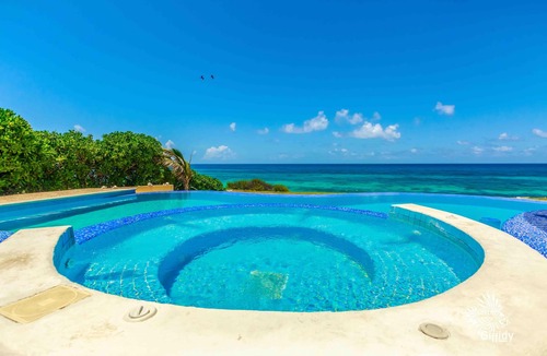 Isla Mujeres Villa | Ocean Front 4 BR w/Pool & Outdoor Space