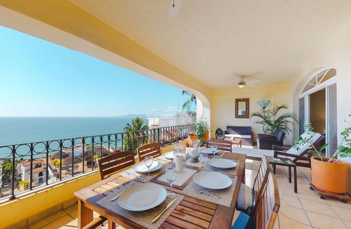 Amapas Condo | Ocean View in Estrellita Del Mar 202 2BD Condo for rent in Amapas, Puerto vallar