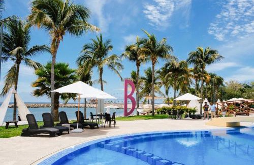 La Puntilla Apartment | Oceanfront 3BR Condo with Beach Club - Pool