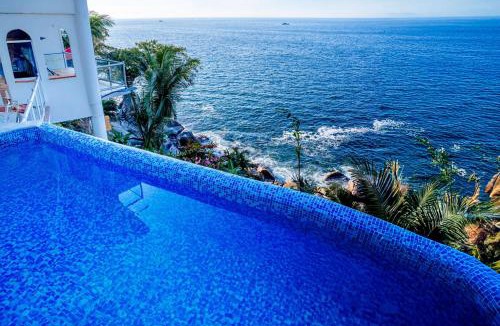 Boca de Tomatlan Villa | Oceanfront 4BR 20 PAX