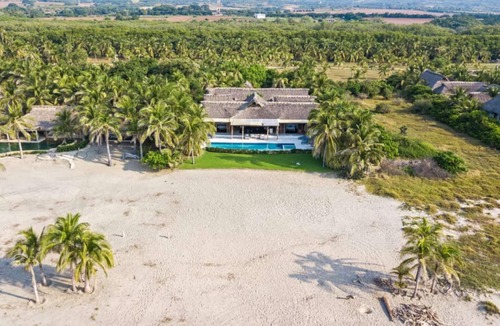 Barra de Colotepec Villa | Oceanfront Casa Rhino