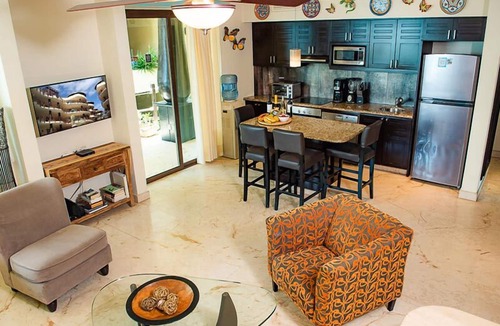 Downtown Condo | OceanFront condo, private hot tub, washer dryer ! Minutes walk to restaurants.