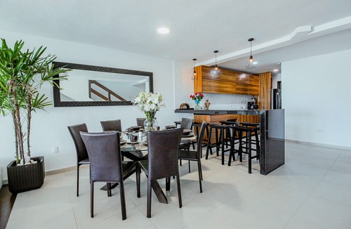 Puerto Juarez House | Oceanfront house in Cancun with private pier