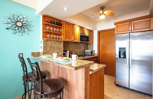 Colonia 5 de Diciembre Condo | Oceanfront Paradise | Pool & Walk-Out Beach Access