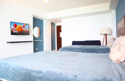 Punta Cancun Apartment | Oceanview 1 min walk to Coco B, pool, beach od110