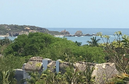 Los Tamarindos Apartment | Oceanview 1Br. apartment 3 blks to beach. Wi-fi, new A/C. Kitchen. 1.5 bath