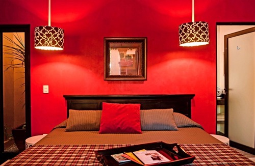 Centro Bed & Breakfast | Ochenta Y Dos an urban bed & breakfast