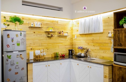 Hang Xanh Condo | Pallet House - Behind The Zoo