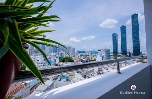 Hang Xanh Condo | Pallet House - Behind The Zoo