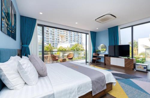 Vung Tau Villa | Palm Villa 35 (Luxury Seaview Pool Villa with Karaoke Room Inside Resort near The Beach and The Park for Children)