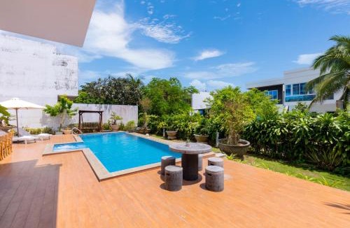 Vung Tau Villa | Palm Villa 41 (Luxury Villa inside Resort near The Sea)