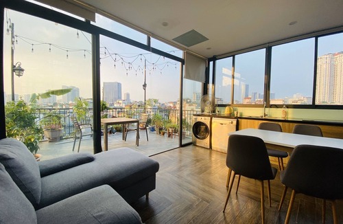 Trung Hoa Nhan Chinh Apartment | Panaromic view* Bathtub Brandnew Apt* Central Cau Giay