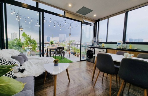 Trung Hoa Nhan Chinh Apartment | Panaromic view* Bathtub Brandnew Apt* Central Cau Giay