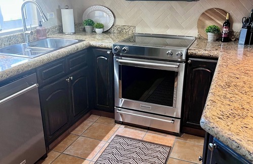 San Jose del Cabo Condo | Paradise Awaits: Beachfront, 2 Master Suites in San José del Cabo