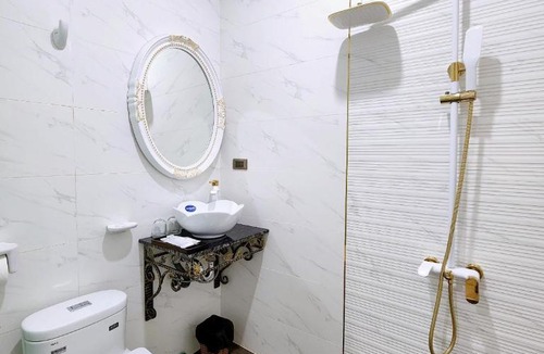 Vinh Long Hotel | Paris Hotel & Cafe