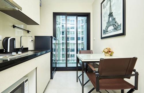 Pattaya Bay Apartment | Pattaya Central Sea View Pool Suite