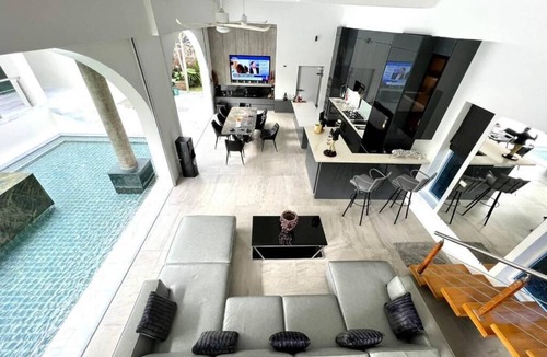 Nong Prue Villa | Pattaya Greg pool Villa