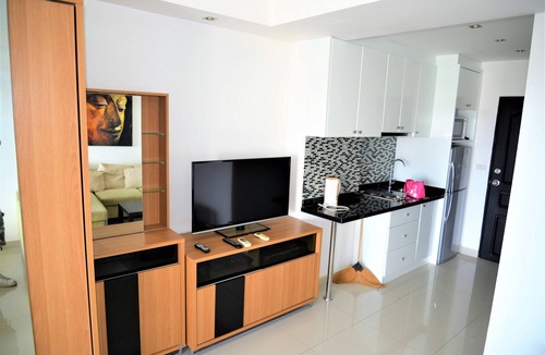 Central Pattaya Apartment | Pattaya Plaza Condotel Large Studio Apartment Sukhumvit
