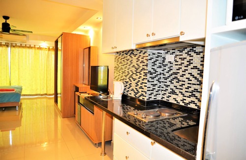 Central Pattaya Apartment | Pattaya Plaza Condotel Large Studio Apartment Sukhumvit