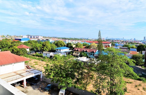 Central Pattaya Apartment | Pattaya Plaza Condotel Large Studio Apartment Sukhumvit
