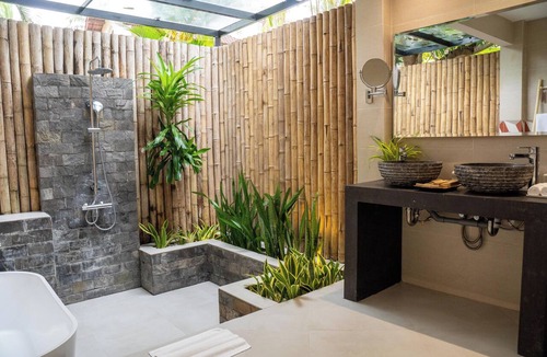 Ninh Hoa Hotel | Pax Ana Doc Let Resort & Spa