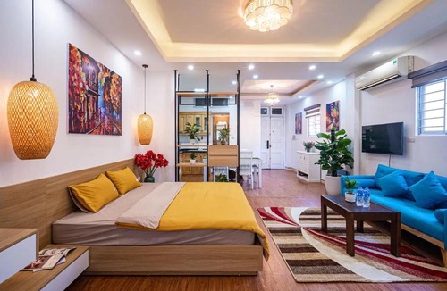 Hang Trong Apartment | Pearl Bathtub in the OldQuarter near HoanKiem Lake