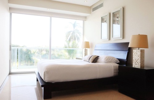 North Hotel Zone Condo | Peninsula Vallarta - Best Valued Beachfront Condo