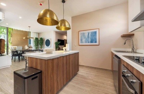 El Tezal Condo | Pentgarden - 5 BD Near the Beach