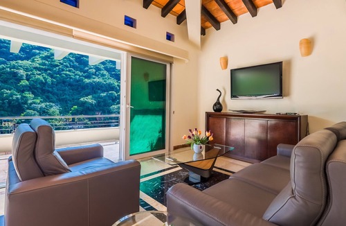 Boca de Tomatlan Villa | Penthouse with Beach and Ocean Frontage