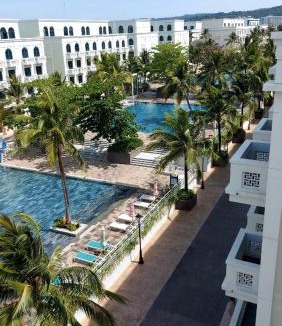 Duong To Villa | Phu Quoc villa in Marina Resort beach swimming pool