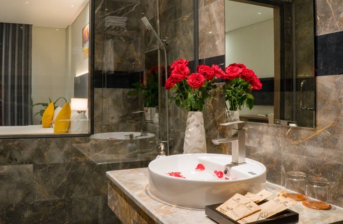 Duc Hoa Hotel | Phu Thang Grand Hotel