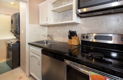 Bella Vista Apartment | Pinacate 315 by Kivoya
