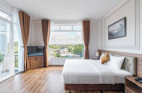 Da Lat Hotel | PINE VIEW HOTEL DALAT