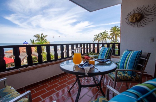 Amapas Condo | Playa Bonita Casa de Risa located on Los Muerto Beach 2BD Condo for rent in Los
