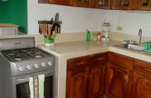 Zihuatanejo Apartment | Playa la Ropa Apartment w/easy Beach Access and Pickleball around the corner