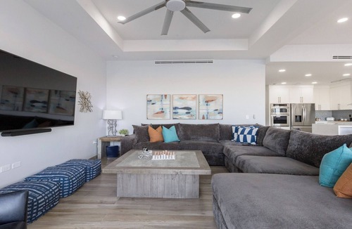 La Choya House | Playa Laguna | 5BR Waterfront w/Pool & Rooftop