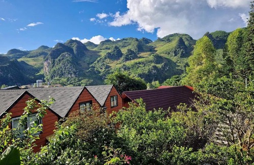 Dong Van Resort | Plum Hillside Lodge