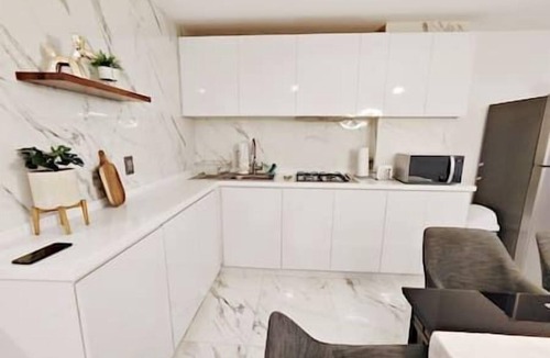 Los Morales Condo | Polanco Close to Shopping Malls 2BR 2BT