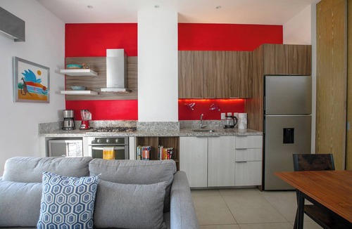 Emiliano Zapata Condo | Pool, Gym & Balcony | Perfect Romantic Zone Stay