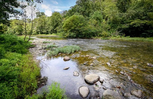 Townsend Apartment | Pool + Riverfront! Couples Retreat in Smoky Mtns