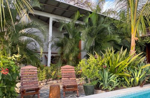 Hidalgo House | Poolside Cabaña Studio with stunning ocean view